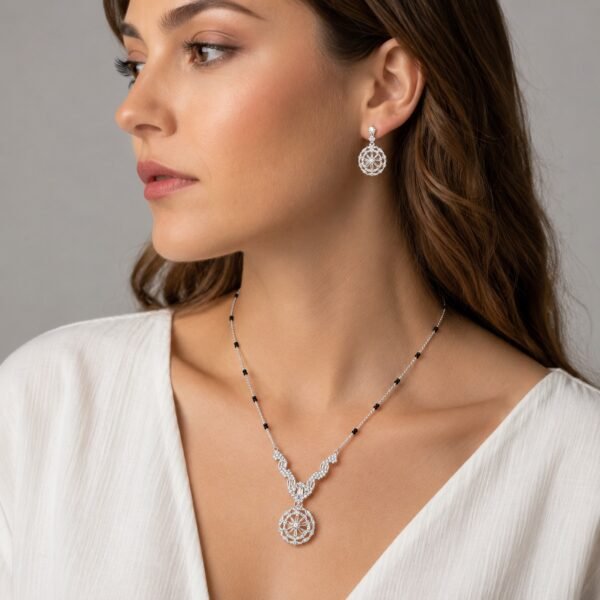 Classic Pendent Set