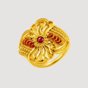 Classy Ring